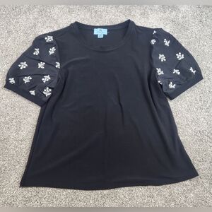 CeCe Puff‑Sleeve Top – Size Medium – Black Floral